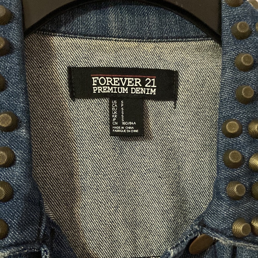 Forever 21 Jean Jacket- Like New - Picture 2 of 8